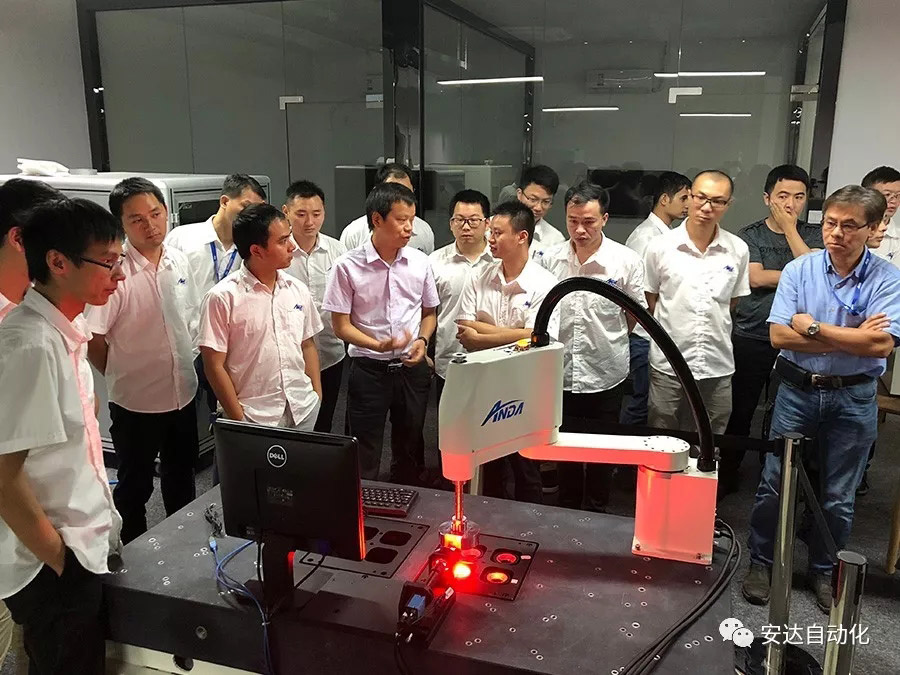 新品发布会 | 九游会J9发布多款机械手，聚焦智能制造产业