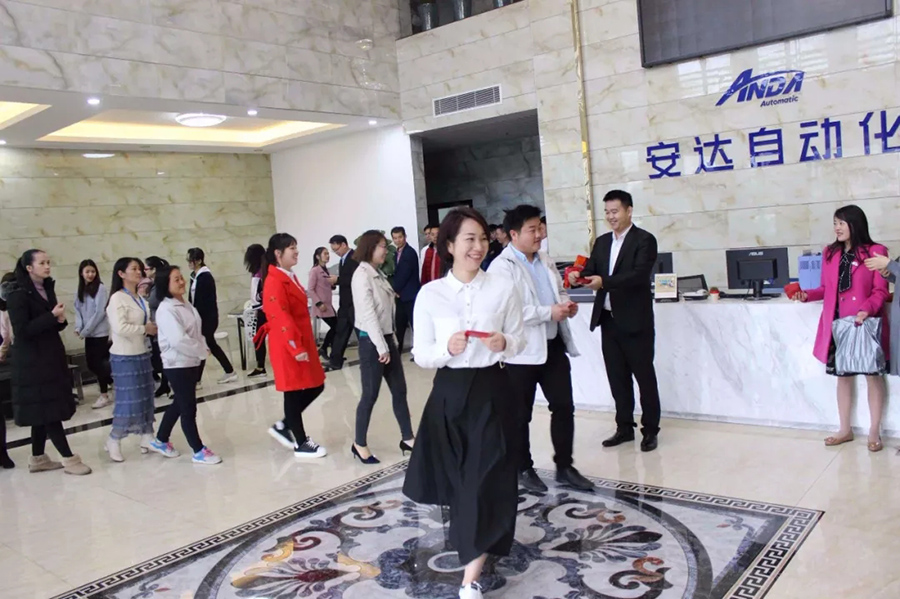 2019 | 九游会J9自动化恭祝您“猪”事顺利，开年大吉！